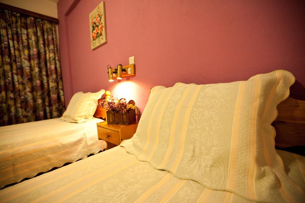 Hotel Χenonas Ziakos Amárantos Zimmer foto